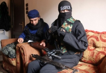 islamiste-djihadiste-sexe-femme-syrie-kalachnikov.jpg
