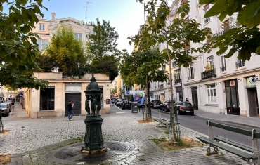 1444x920_c-est-dans-ce-local-derriere-la-fontaine-que-doit-s-installer-un-carrefour-city-paris-6e-arrondissement.jpeg