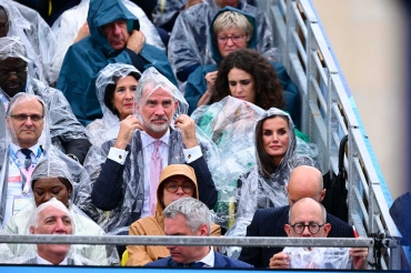 roi-felipe-reine-letizia-ouverture-jeux-olympiques-pluie.jpg