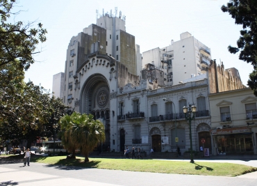 The_Synagogue,_Plaza_Lavalle,_Buenos_Aires.jpg