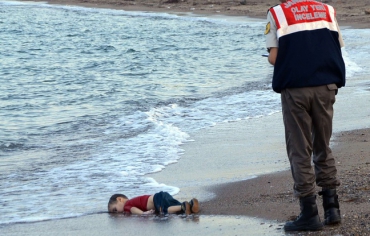 648x415_image-enfant-mort-plage-turque-choque-monde-2-septembre-2015.jpg