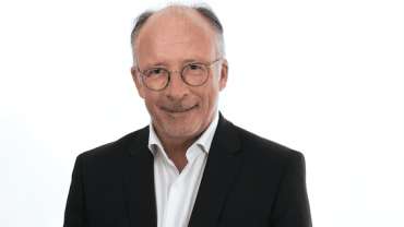 697916edfdbaa359cfcd93a5_Yves Thréard (1).png