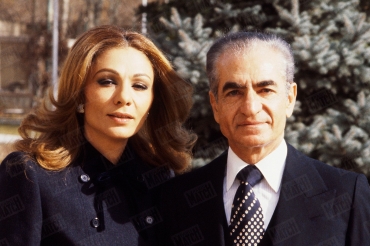 La-chute-du-Shah-et-sa-fuite-avec-Farah.jpg