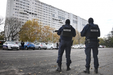 la-barre-de-l-avenue-sakharov-a-la-duchere-ou-le-25-octobre-2021-des-policiers-de-la-bac-(brigade-anti-criminalite)-avaient-essuye-des-tirs-alors-qu-ils-intervenaient-sur-un-point-de-deal-photo-progres-richard-mouillaud-1655288379.jpg